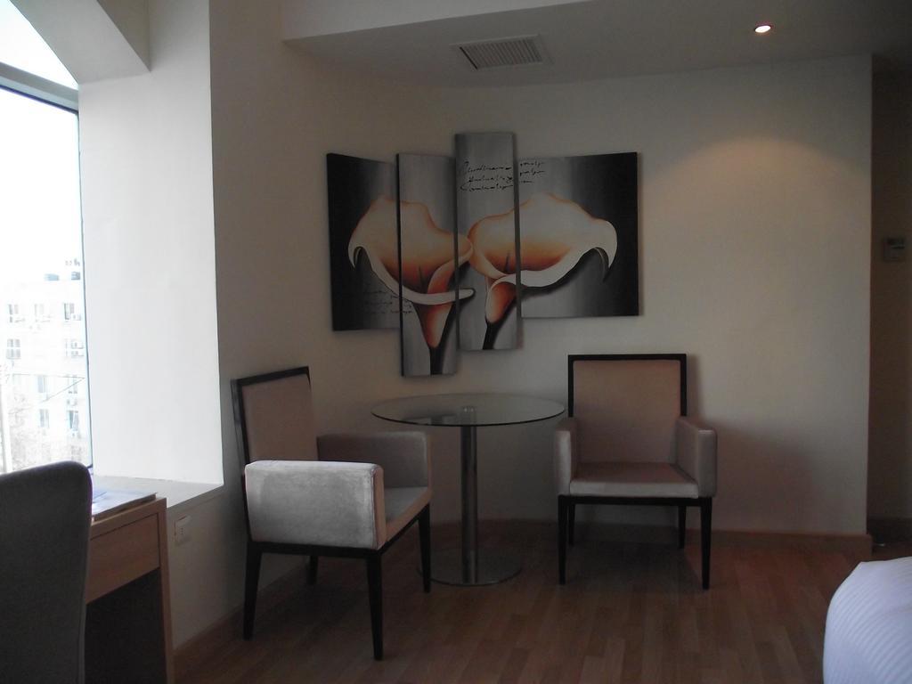 Crystal Hotel Amman Buitenkant foto