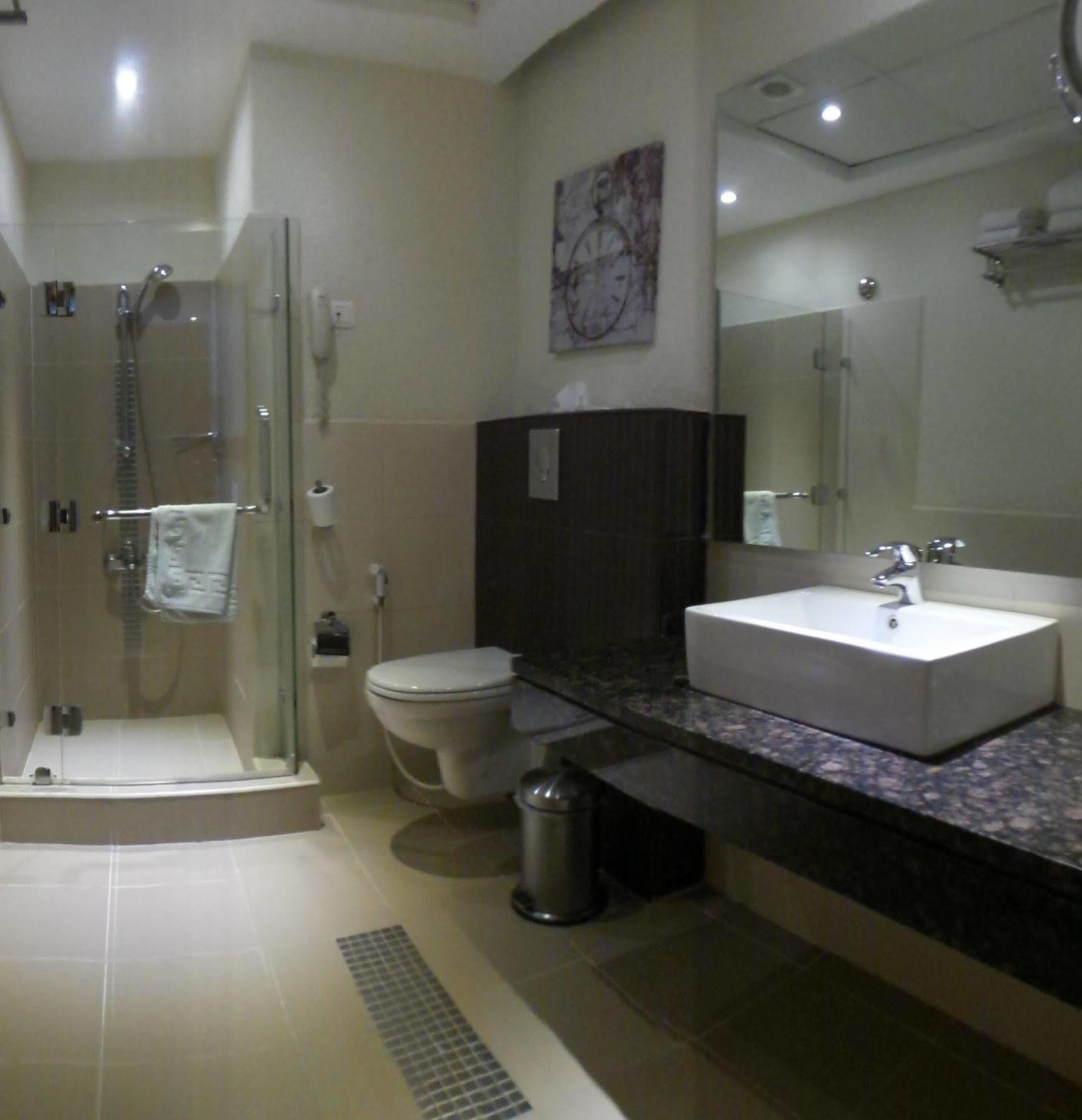 Crystal Hotel Amman Buitenkant foto