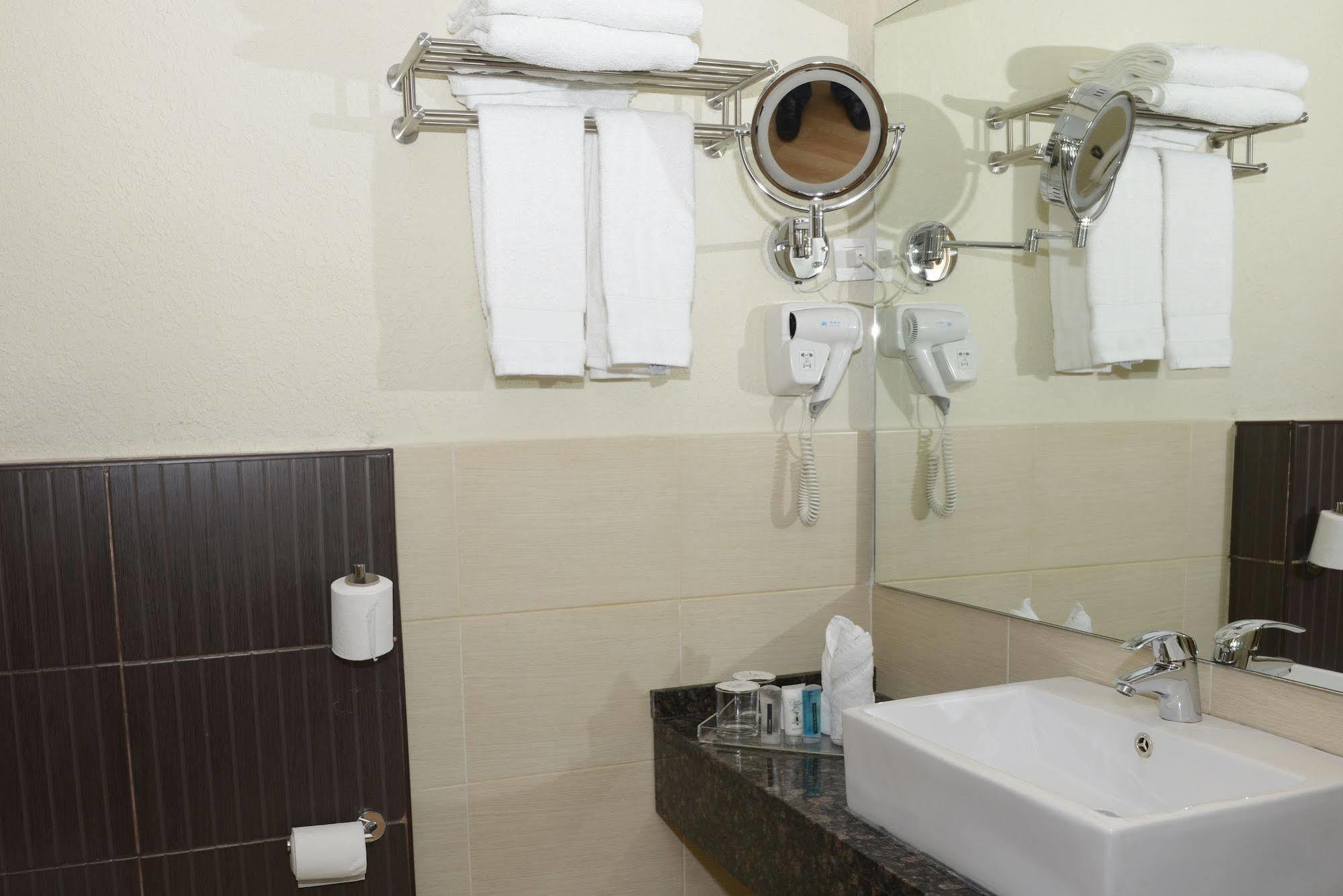 Crystal Hotel Amman Buitenkant foto
