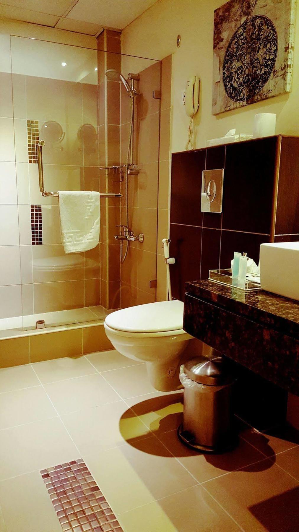 Crystal Hotel Amman Buitenkant foto