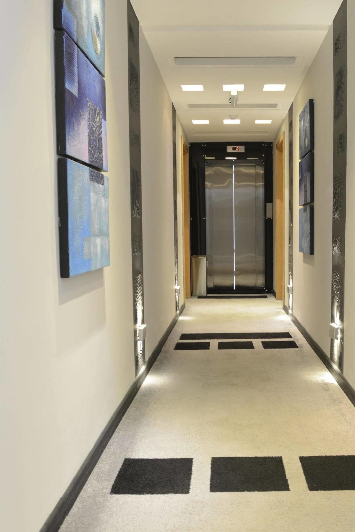 Crystal Hotel Amman Buitenkant foto